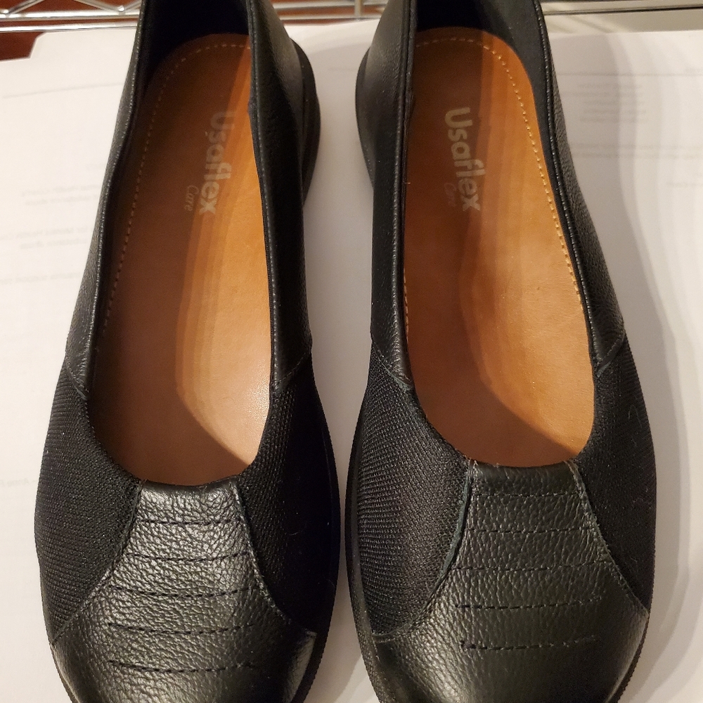 Like new black dress shoes for diabetics, size 9